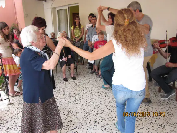 Θεατρική παράσταση νυκτερινού σχολείου στο Ισιδώρειο Εκκλ. Γηροκομείο