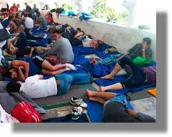 Με το κεφάλι στην άμμο για την παράνομη μετανάστευση