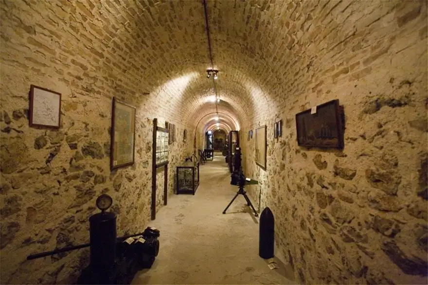 polemiko_mouseio_tunel_1