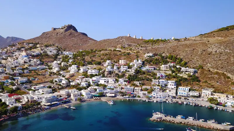 Η πόλη, το κάστρο, οι ανεμόμυλοι... 