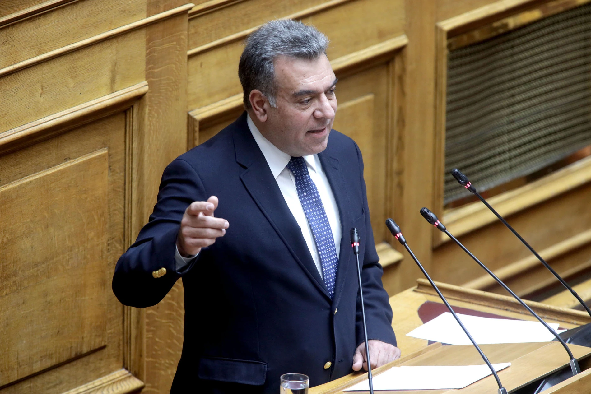 Παρέμβαση του Μάνου Κόνσολα για να χρηματοδοτηθούν οι ακτοπλοϊκές γραμμές δημοσίου συμφέροντος σε Δωδεκάνησα και Κυκλάδες